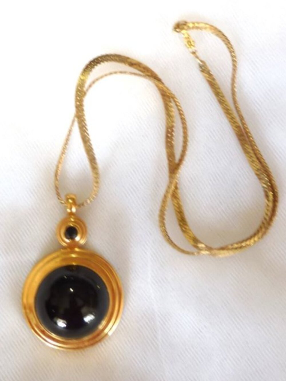 Vintage Monet 2.25" Glass Cabochon Onyx-style pendant with 22" Gold Tone Chain.
